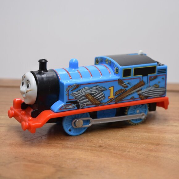 Thomas 1- Thomas & Friends Trackmaster Engine Twisting Tornado Thomas 2013 - Picture 1 of 8